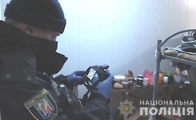 Посварились: в Києві на Печерську чоловік зарізав колегу