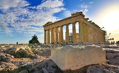 Влада Греції змінила вимоги для в'їзду щеплених туристів