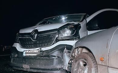 В Днепре произошло ДТП с тремя авто, пострадали пять человек (видео)