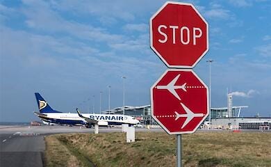 Ирландский лоукостер Ryanair остановил продажу билетов на рейсы из Харькова и Херсона