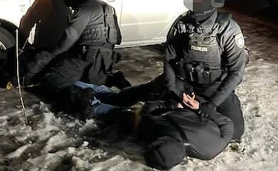 Похитили мужчину и требовали деньги: в Киеве задержали трех полицейских