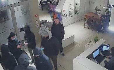 У Львові невідомі напали на муніципальний художній центр (фото)