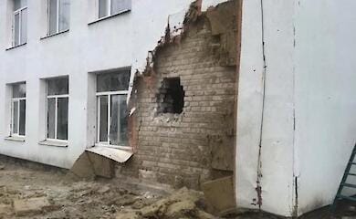 У Станиці Луганській до дитячого садка потрапив снаряд