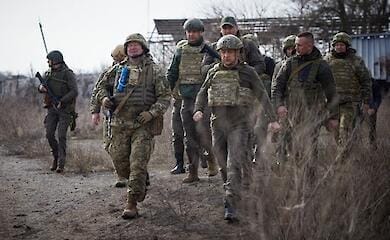 Зеленский отправил делегацию на Донбасс