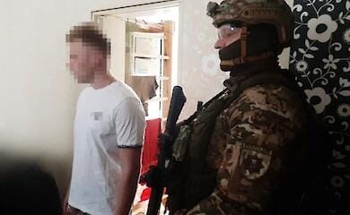 У Києві затримали чоловіка, який жорстоко побив двох жінок на Оболоні