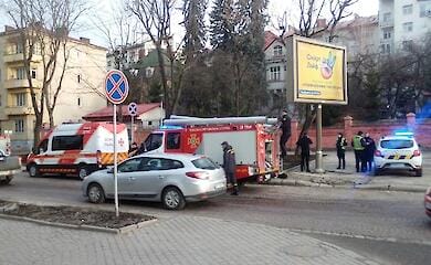 У Львові у генконсульстві Росії палили документи