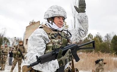 У Києві видають зброю добровольцям