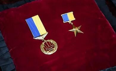 Зеленский присвоит звание Героя Украины погибшим на Змеином острове
