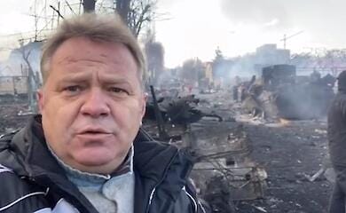 Мер Бучі показав розгромлену ворожу техніку на вулицях міста