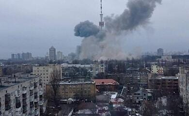 "Покажите это всем русским матерям": Последствия попадания ракеты по телевышке (фото 21+)