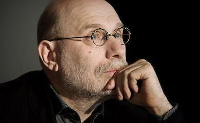 Писатель Борис Акунин назвал Путина ненормальным
