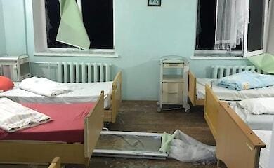 Українські лікарі продовжують приймати пологи під обстрілами