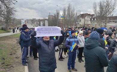 Мелитопольцы вышли на митинг против российских оккупантов
