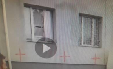Під Києвом ворожий снаряд прилетів на подвір'я поліклініки: відео
