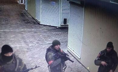 В Тростянце российские военные угрожают врачам расстрелом (фото, видео)