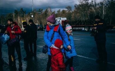 Оккупанты срывают эвакуацию гражданских на Киевщине: погиб полицейский