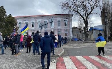В Мелитополе жители вышли на митинг с требованием к оккупантам &ndash; освободить мэра