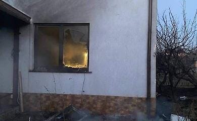 В Киеве в частный дом попал обломок снаряда