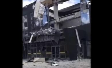 У Маріуполі окупанти скинули бомбу на басейн, з людьми, що там укривалися.