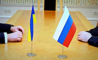 Песков заявил, что Россия не прекратит обстрелы пока идут переговоры