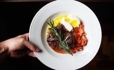 У Києві пенсіонери можуть безкоштовно поїсти