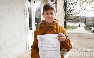 11-летний переселенец Максим зарабатывает деньги для украинской армии