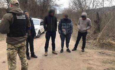 Пытались убежать из Украины: пограничники задержали мужчин-нарушителей