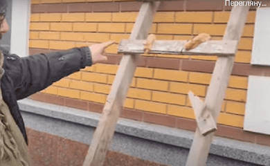 В Ворзеле российские оккупанты ловили, разделывали и ели собак (видео)