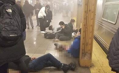 Стрельба в метро Нью-Йорка: есть раненые