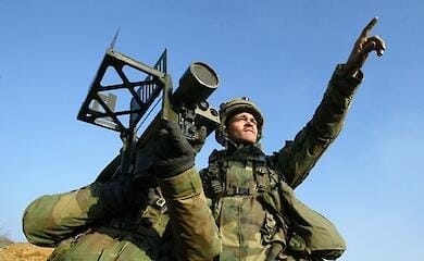 Військова допомога Україні та нові санкції: головне за 13 квітня
