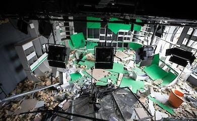 Били технику и вывозили дорогое оборудование: оккупанты ограбили телеканал