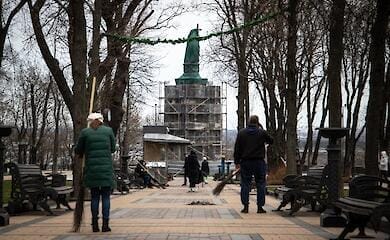 Кияни вийшли на прибирання міста