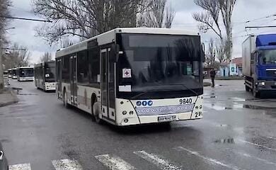 Частина автобусів із евакуйованими маріупольцями виїхала до Запоріжжя