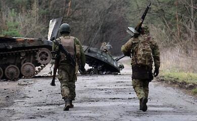 В руки российским военным попали контейнеры с одеждой украинских военнослужащих