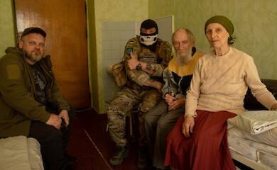 Бабушка, образ которой активно использует российская пропаганда, проклинает войска РФ