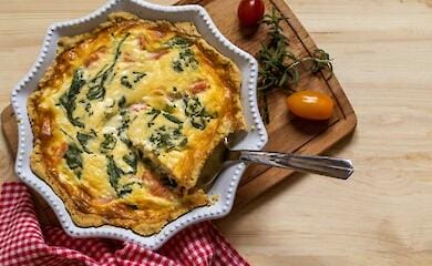 Как приготовить пирог с красной рыбой