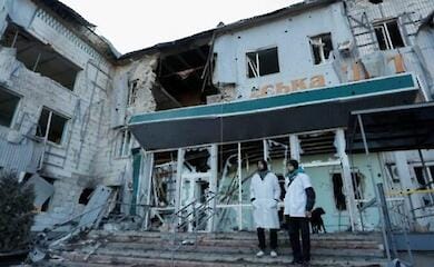 Из-за войны в Украине разрушено более ста медучреждений
