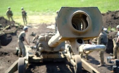 Головнокомандувач ЗСУ показав американські гаубиці у дії (фото)
