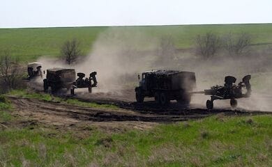 Головнокомандувач ЗСУ показав американські гаубиці у дії (фото)