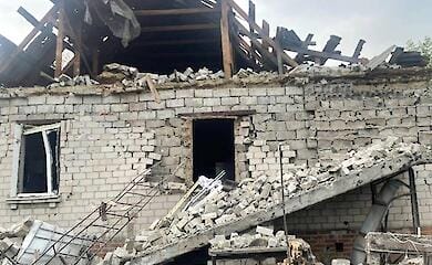 Окупанти завдали ракетного удару по Дніпру, постраждала жінка (фото)