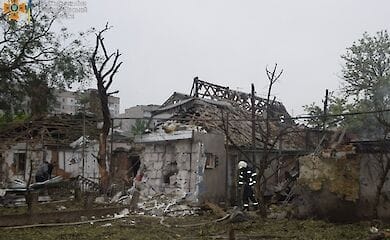Війська РФ вдарили ракетами по Миколаєву, є постраждалий (фото)