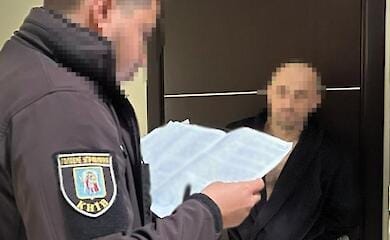 В Києві затримали чоловіка, який продавав довідки про непридатність до військової служби
