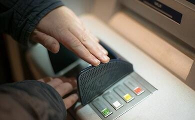 В Украине задержали иностранца, который «охотился» на банкоматы