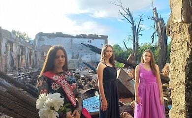 Випускний на руїнах: окупанти знищили дитинство українських школярів