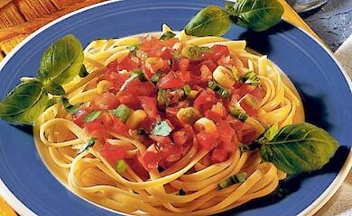 Італійська паста з куркою та помідорами. Як приготувати