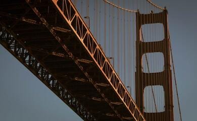 У Києві з завтрашнього дня відновлять рух ще двома мостами