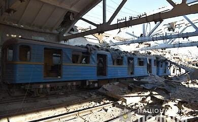 Окупанти обстріляли Харків: зруйнована будівля метрополітену