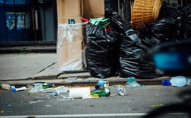 У Маріуполі горить сміття: їдкий зміг накриває місто