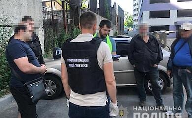 В Киеве задержали мошенников, которые «легализовали» иностранцев