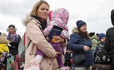 Украинцы возвращаются из Европы, но оседают в "безопасных регионах" Украины, - исследование 